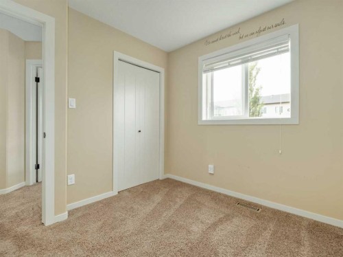 486 Mary Cameron Crescent North, Lethbridge, AB - Indoor Photo Showing Other Room
