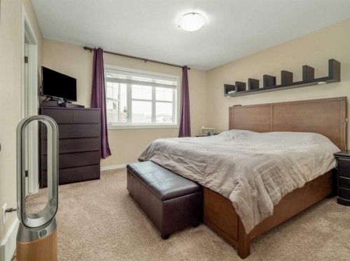 486 Mary Cameron Crescent North, Lethbridge, AB - Indoor Photo Showing Bedroom