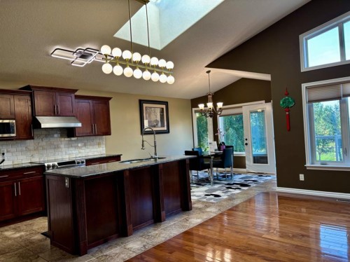 314 Coulee Springs Terrace South, Lethbridge, AB - Indoor Photo Showing Kitchen With Double Sink