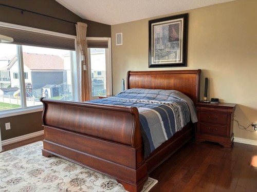 314 Coulee Springs Terrace South, Lethbridge, AB - Indoor Photo Showing Bedroom