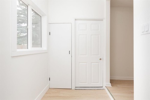 1803 5A Avenue North, Lethbridge, AB - Indoor Photo Showing Other Room