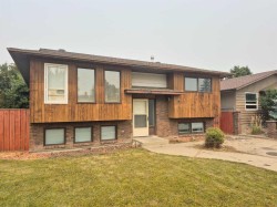 84 Eton Road WESTLethbridge, AB T1K 4V2