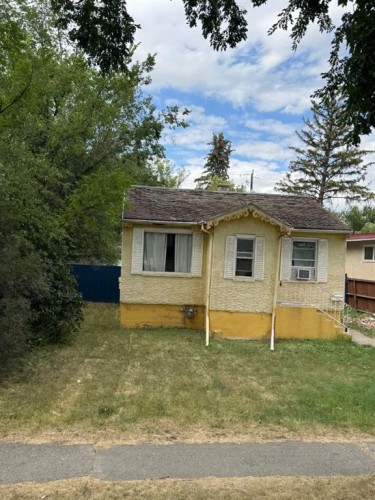 1815 2 Avenue NORTH Lethbridge, AB T1H 0B5