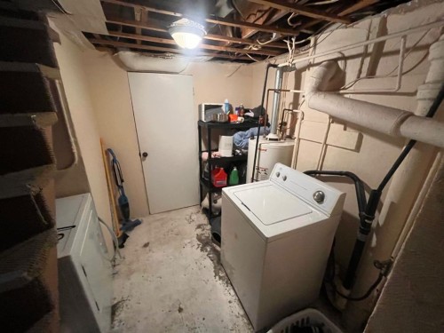 1815 2 Avenue North, Lethbridge, AB - Indoor Photo Showing Basement