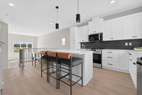 2720 16 Avenue, Coaldale, AB - Indoor Photo Showing Kitchen With Upgraded Kitchen