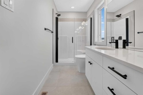 2720 16 Avenue, Coaldale, AB - Indoor Photo Showing Bathroom