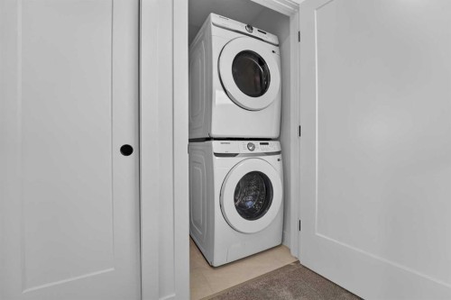 2720 16 Avenue, Coaldale, AB - Indoor Photo Showing Laundry Room