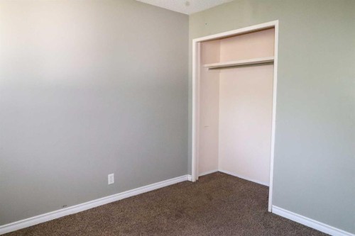 71 Laval Boulevard West, Lethbridge, AB - Indoor Photo Showing Other Room