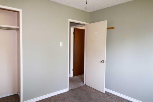 71 Laval Boulevard West, Lethbridge, AB - Indoor Photo Showing Other Room