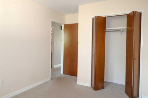 71 Laval Boulevard West, Lethbridge, AB - Indoor Photo Showing Other Room