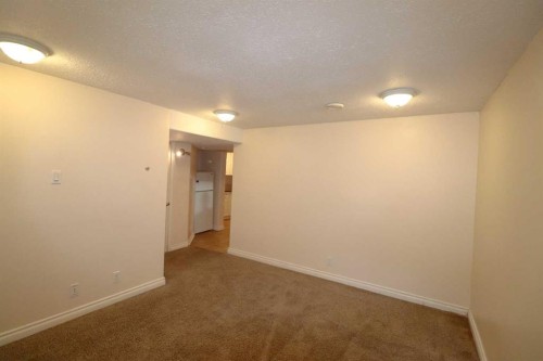 71 Laval Boulevard West, Lethbridge, AB - Indoor Photo Showing Other Room