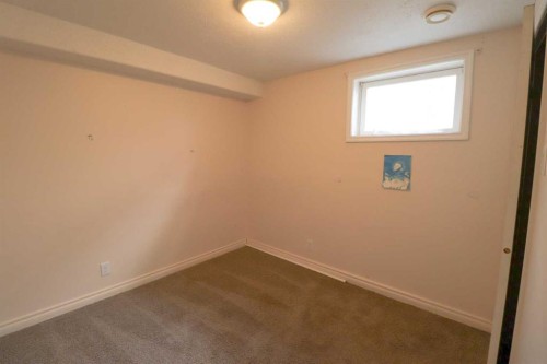 71 Laval Boulevard West, Lethbridge, AB - Indoor Photo Showing Other Room