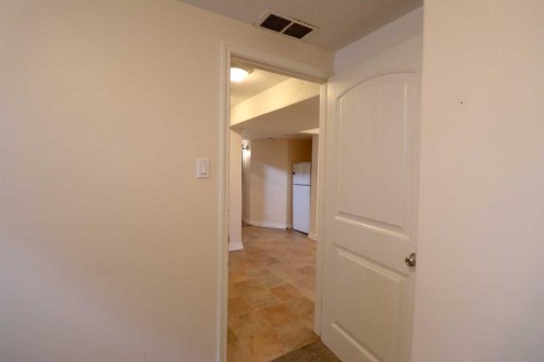 71 Laval Boulevard West, Lethbridge, AB - Indoor Photo Showing Other Room
