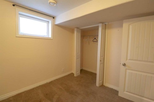 71 Laval Boulevard West, Lethbridge, AB - Indoor Photo Showing Other Room