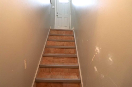 71 Laval Boulevard West, Lethbridge, AB - Indoor Photo Showing Other Room