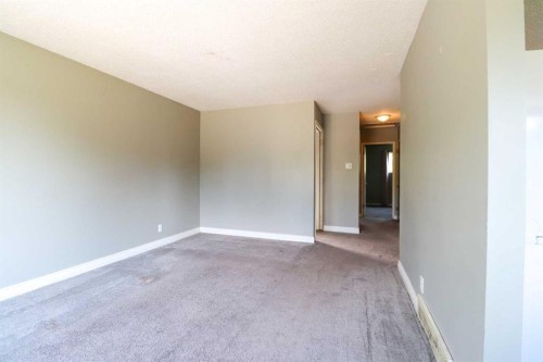 71 Laval Boulevard West, Lethbridge, AB - Indoor Photo Showing Other Room