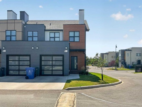 4-83 aquitania Circle WEST Lethbridge, AB T1J 5M5