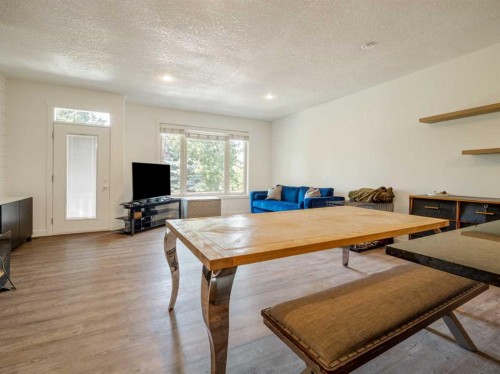 2244 18 Avenue, Coaldale, AB - Indoor Photo Showing Other Room