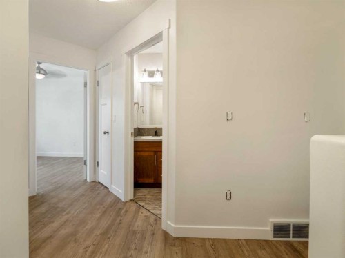 2244 18 Avenue, Coaldale, AB - Indoor Photo Showing Other Room