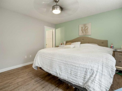 2244 18 Avenue, Coaldale, AB - Indoor Photo Showing Bedroom