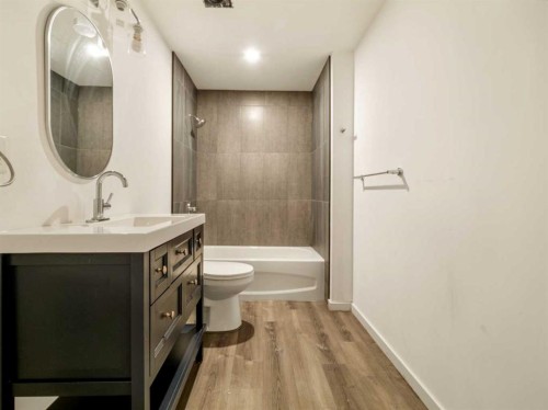 2244 18 Avenue, Coaldale, AB - Indoor Photo Showing Bathroom