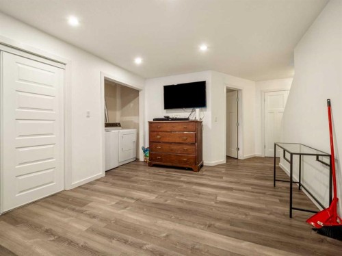 2244 18 Avenue, Coaldale, AB - Indoor Photo Showing Other Room