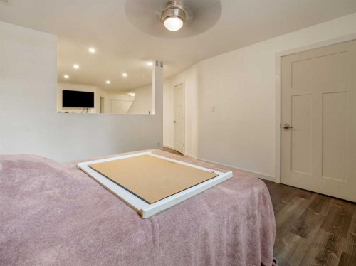2244 18 Avenue, Coaldale, AB - Indoor Photo Showing Bedroom