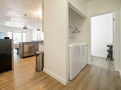 2244 18 Avenue, Coaldale, AB - Indoor Photo Showing Laundry Room