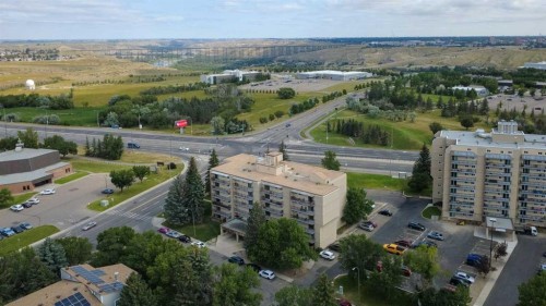 418-5 Berkeley Place West, Lethbridge, AB - Outdoor With View