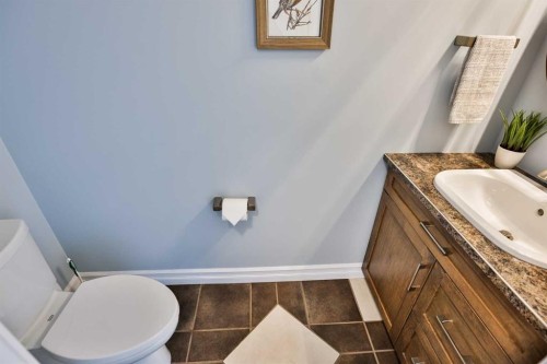 19 Canyoncrest Court West, Lethbridge, AB - Indoor Photo Showing Bathroom