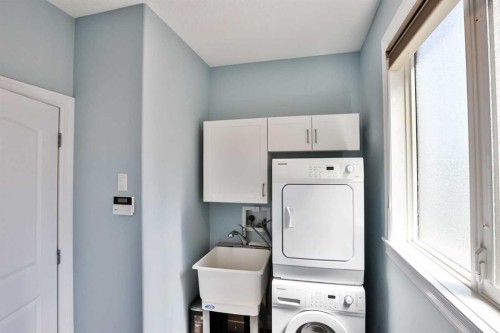19 Canyoncrest Court West, Lethbridge, AB - Indoor Photo Showing Laundry Room