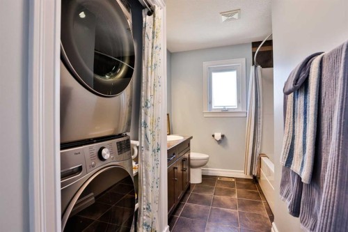 19 Canyoncrest Court West, Lethbridge, AB - Indoor Photo Showing Laundry Room