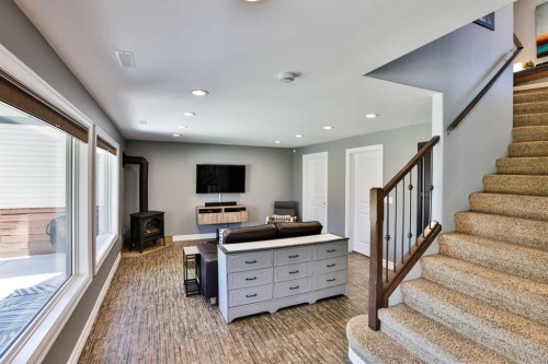 19 Canyoncrest Court West, Lethbridge, AB - Indoor Photo Showing Other Room