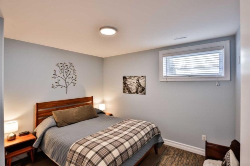 19 Canyoncrest Court West, Lethbridge, AB - Indoor Photo Showing Bedroom