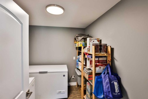 19 Canyoncrest Court West, Lethbridge, AB - Indoor