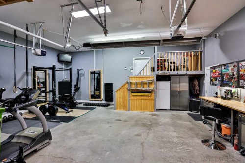 19 Canyoncrest Court West, Lethbridge, AB - Indoor Photo Showing Gym Room