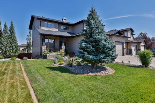 19 Canyoncrest Court West, Lethbridge, AB - Outdoor With Facade