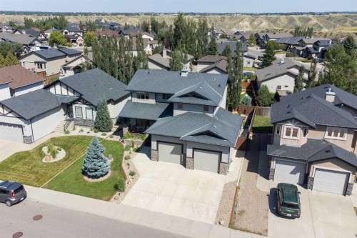 19 Canyoncrest Court West, Lethbridge, AB - Outdoor