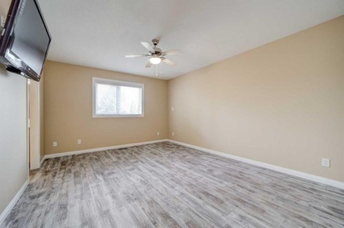 472 Heritage Boulevard West, Lethbridge, AB - Indoor Photo Showing Other Room