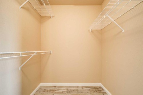 472 Heritage Boulevard West, Lethbridge, AB - Indoor With Storage