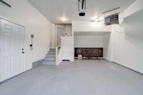 472 Heritage Boulevard West, Lethbridge, AB - Indoor