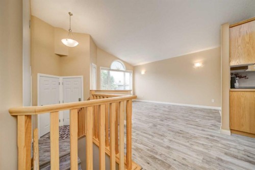 472 Heritage Boulevard West, Lethbridge, AB - Indoor Photo Showing Other Room