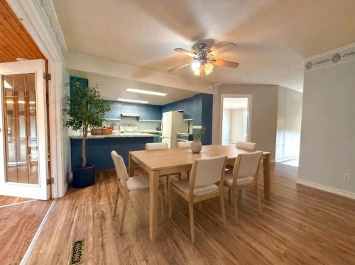 159 Laval Boulevard West, Lethbridge, AB - Indoor Photo Showing Dining Room