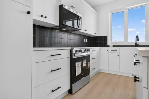 2716 16 Avenue, Coaldale, AB - Indoor Photo Showing Kitchen
