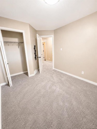 89 Lynx Road North, Lethbridge, AB - Indoor Photo Showing Other Room