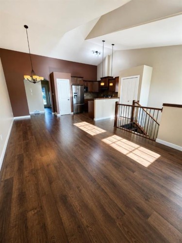 89 Lynx Road North, Lethbridge, AB - Indoor
