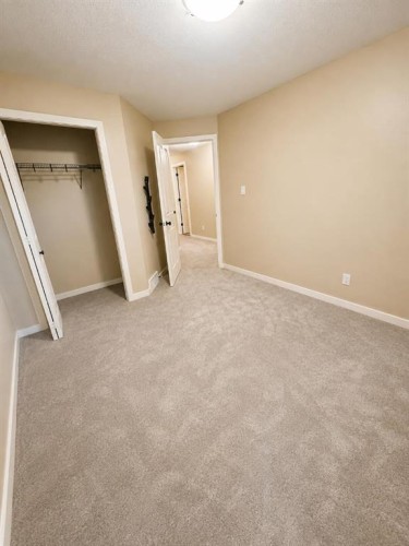 89 Lynx Road North, Lethbridge, AB - Indoor Photo Showing Other Room