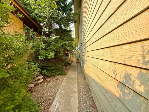47 Princeton Crescent, Lethbridge, AB - Outdoor