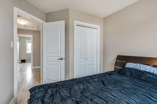 2-237 Silkstone Road West, Lethbridge, AB - Indoor Photo Showing Bedroom