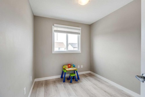 2-237 Silkstone Road West, Lethbridge, AB - Indoor